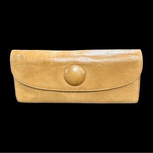 GUC HOBO Tan Leather Eden Clutch